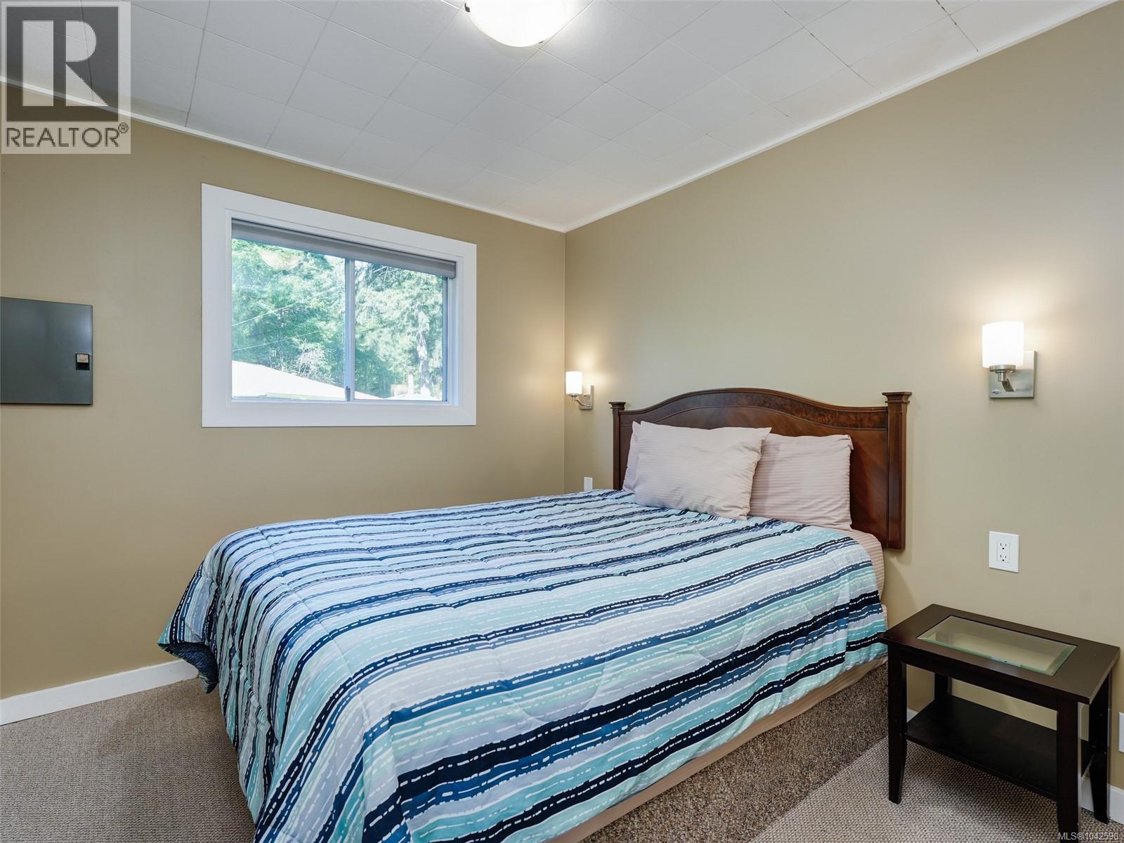 300 Meadow Way - Image 23