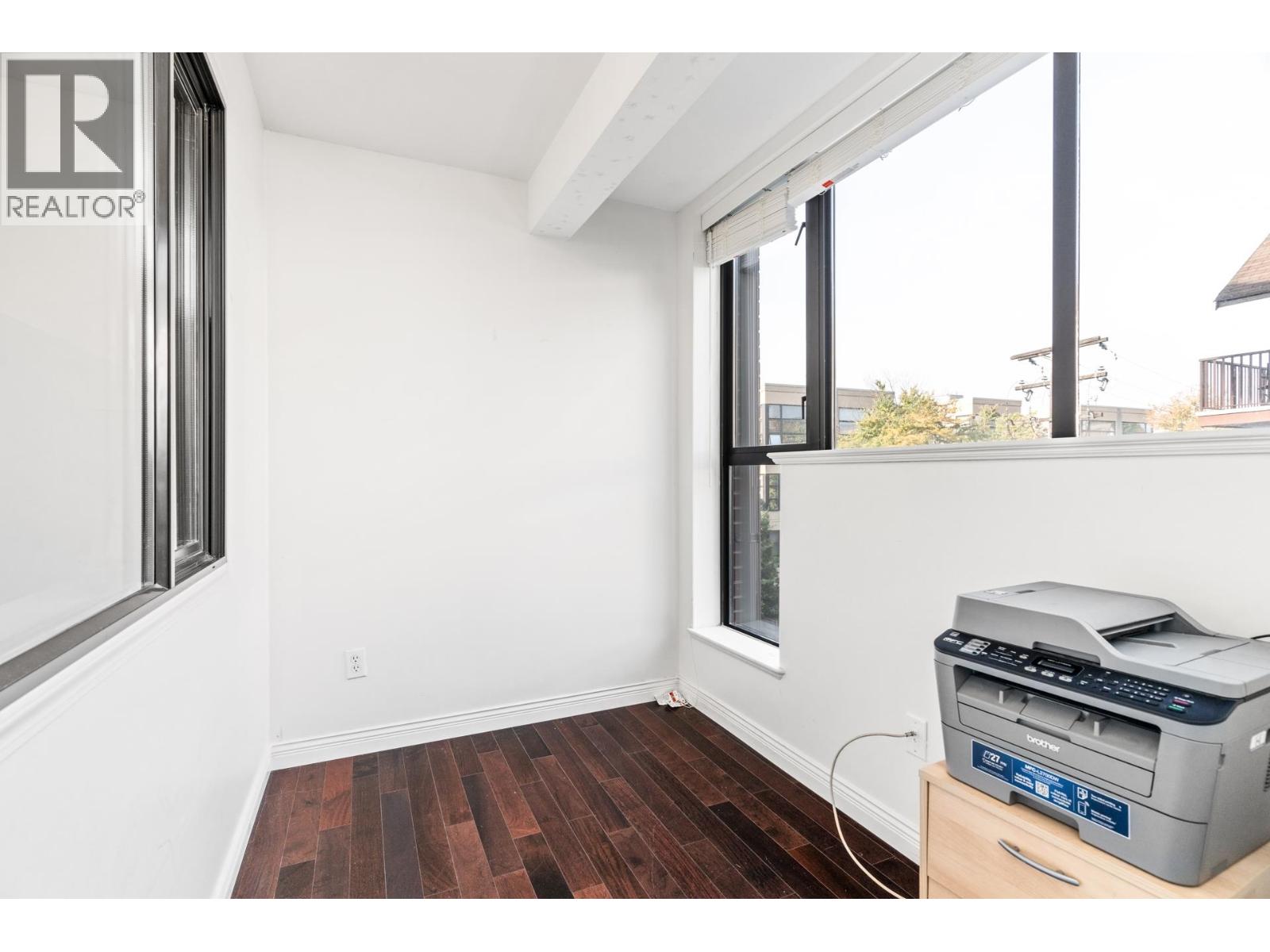 Photo of 411 345 LONSDALE AVENUE 24