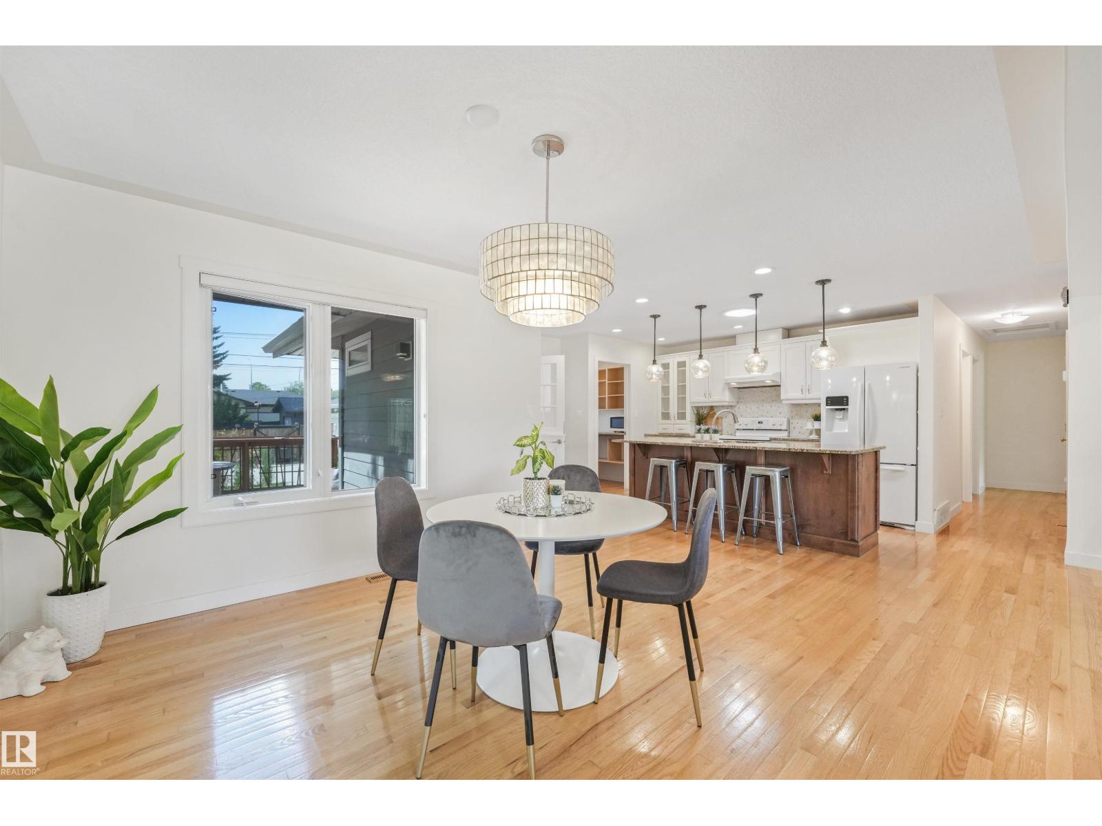 8212 148 ST NW NW - 10