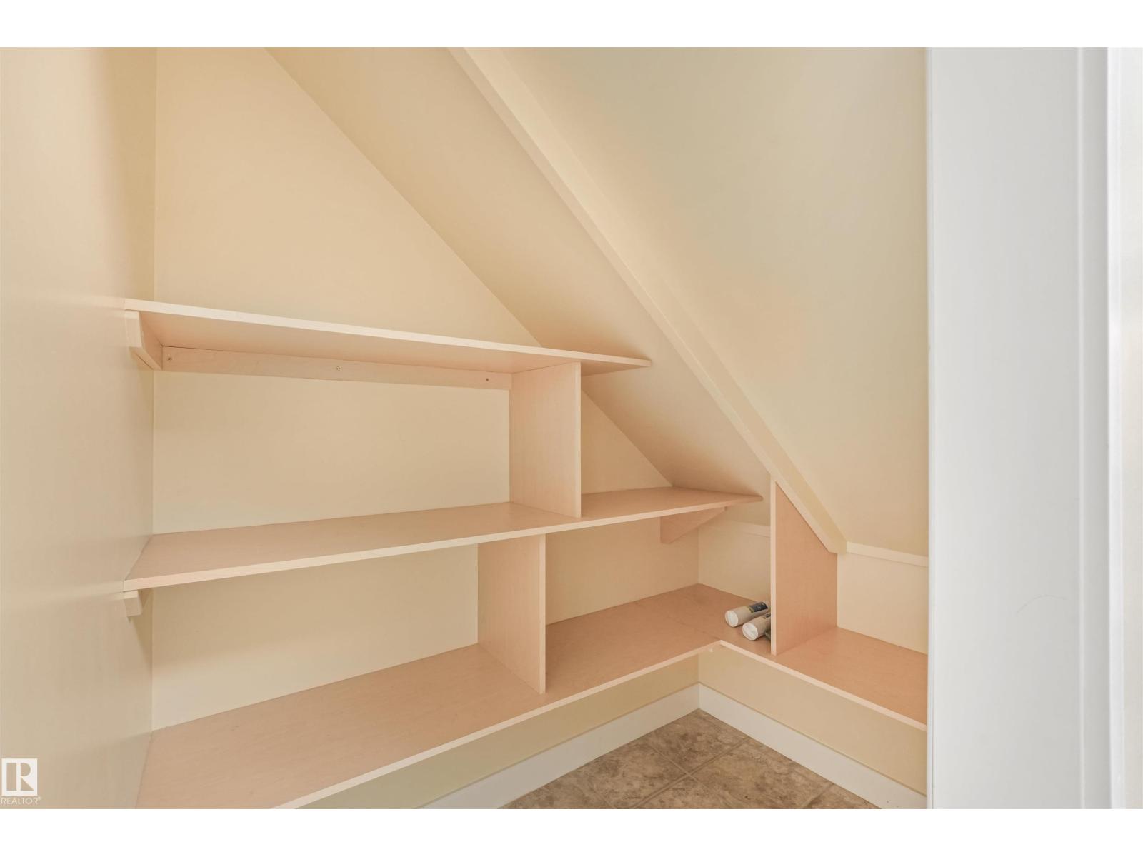 8212 148 ST NW NW - 45
