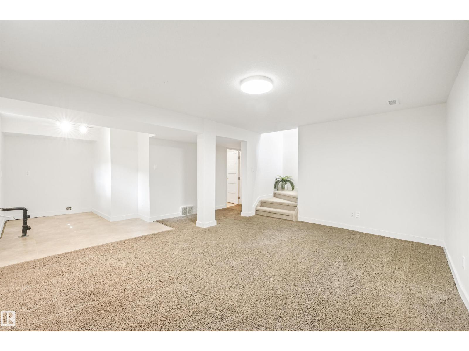 8212 148 ST NW NW - 34