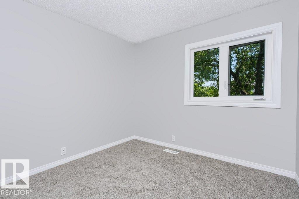 #24 14511 52 ST NW - 27