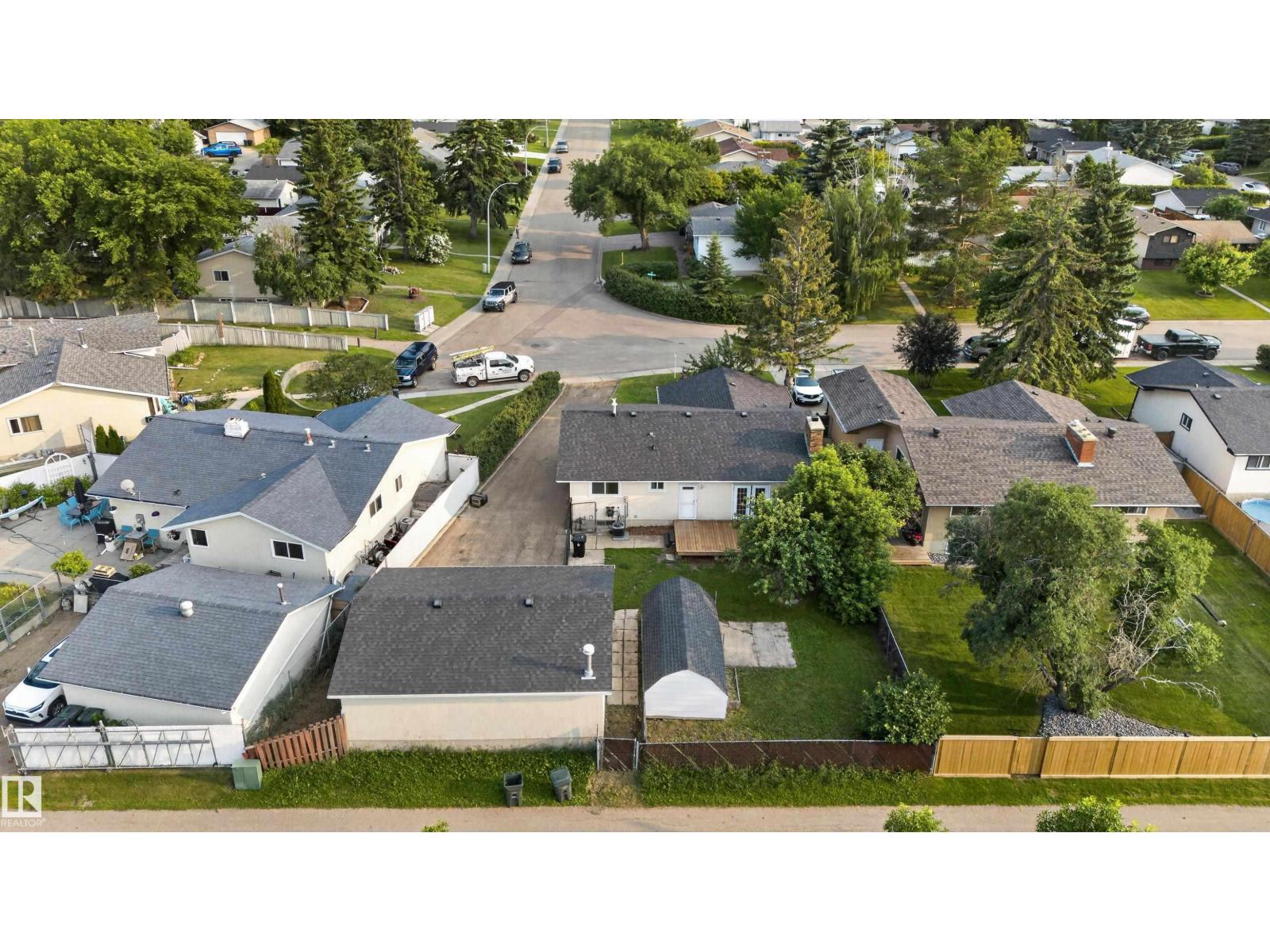 33 Brookside AV - 12