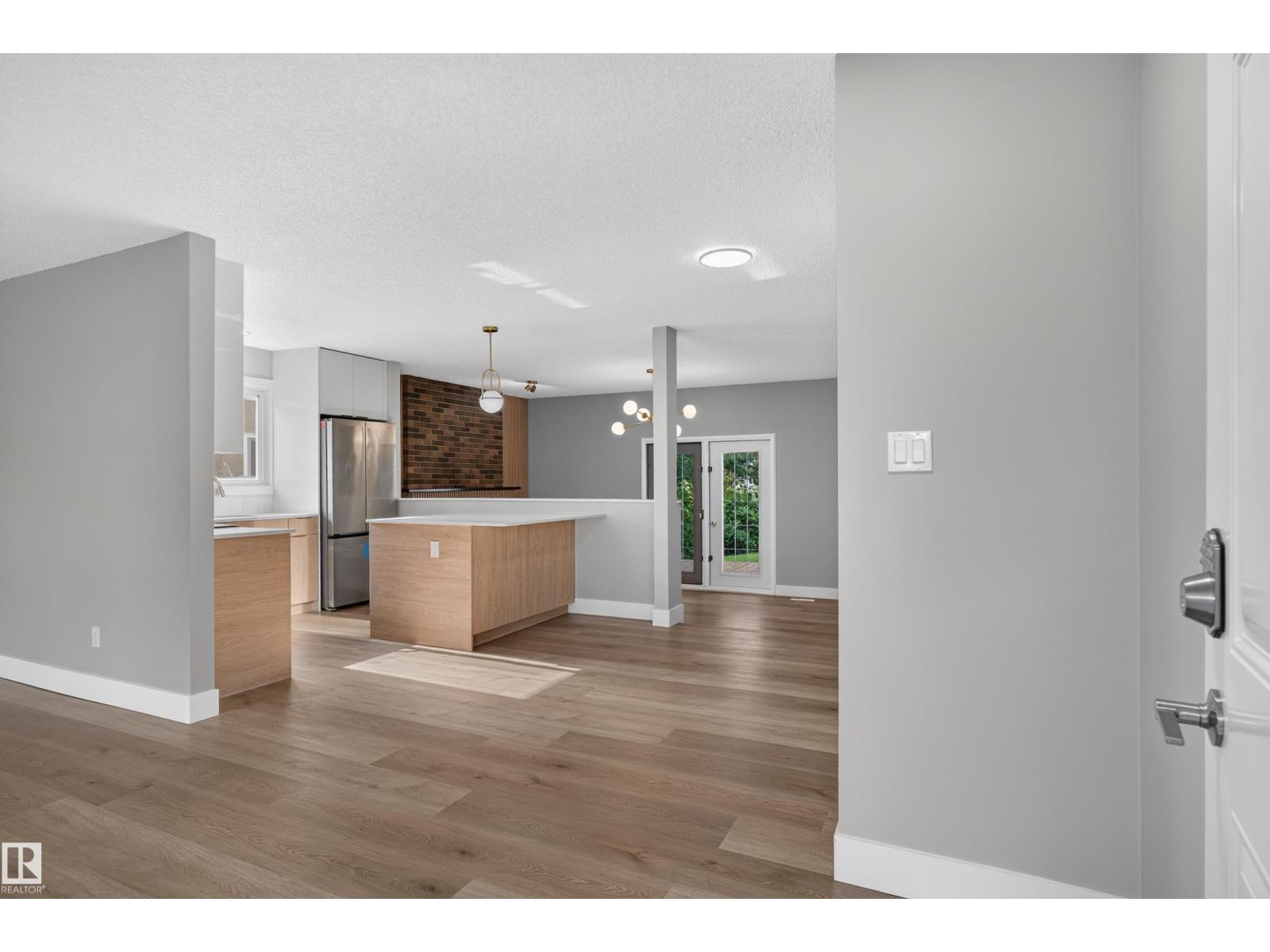 33 Brookside AV - 21