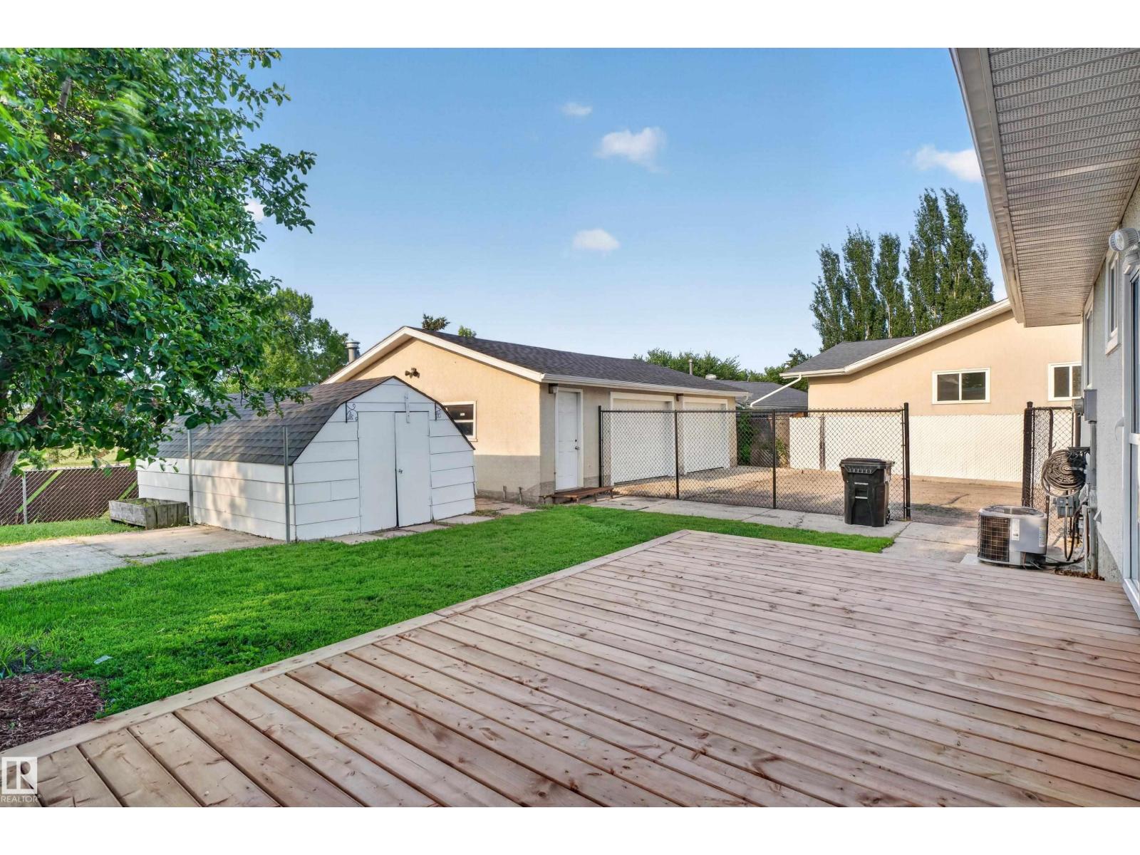 33 Brookside AV - 3