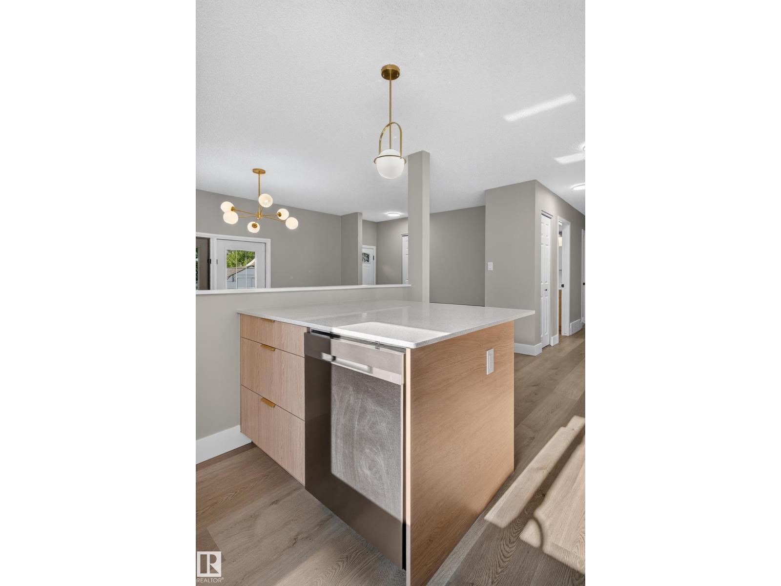 33 Brookside AV - 30