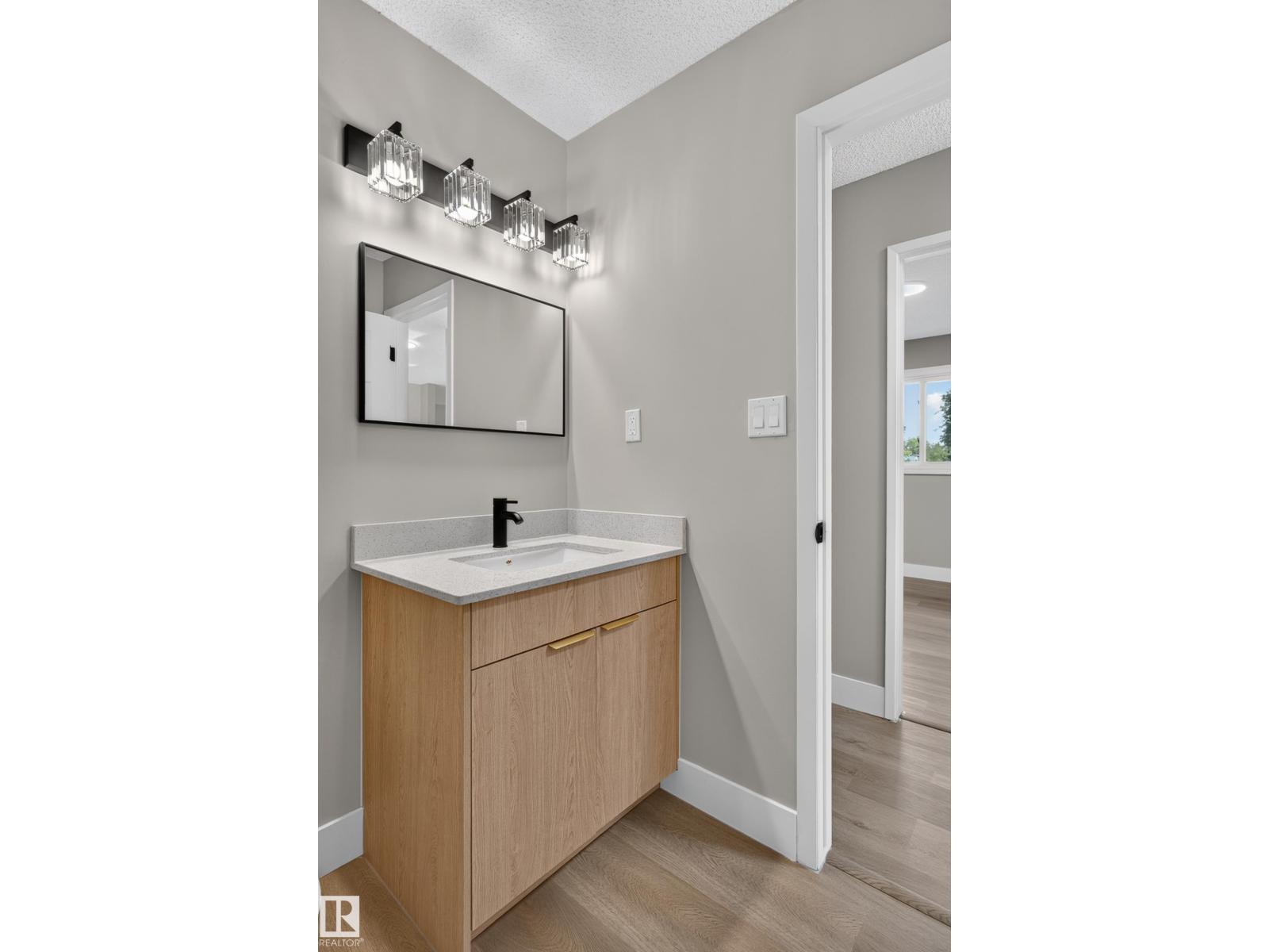 33 Brookside AV - 35