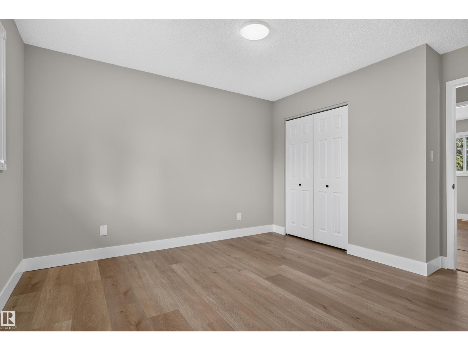 33 Brookside AV - 39