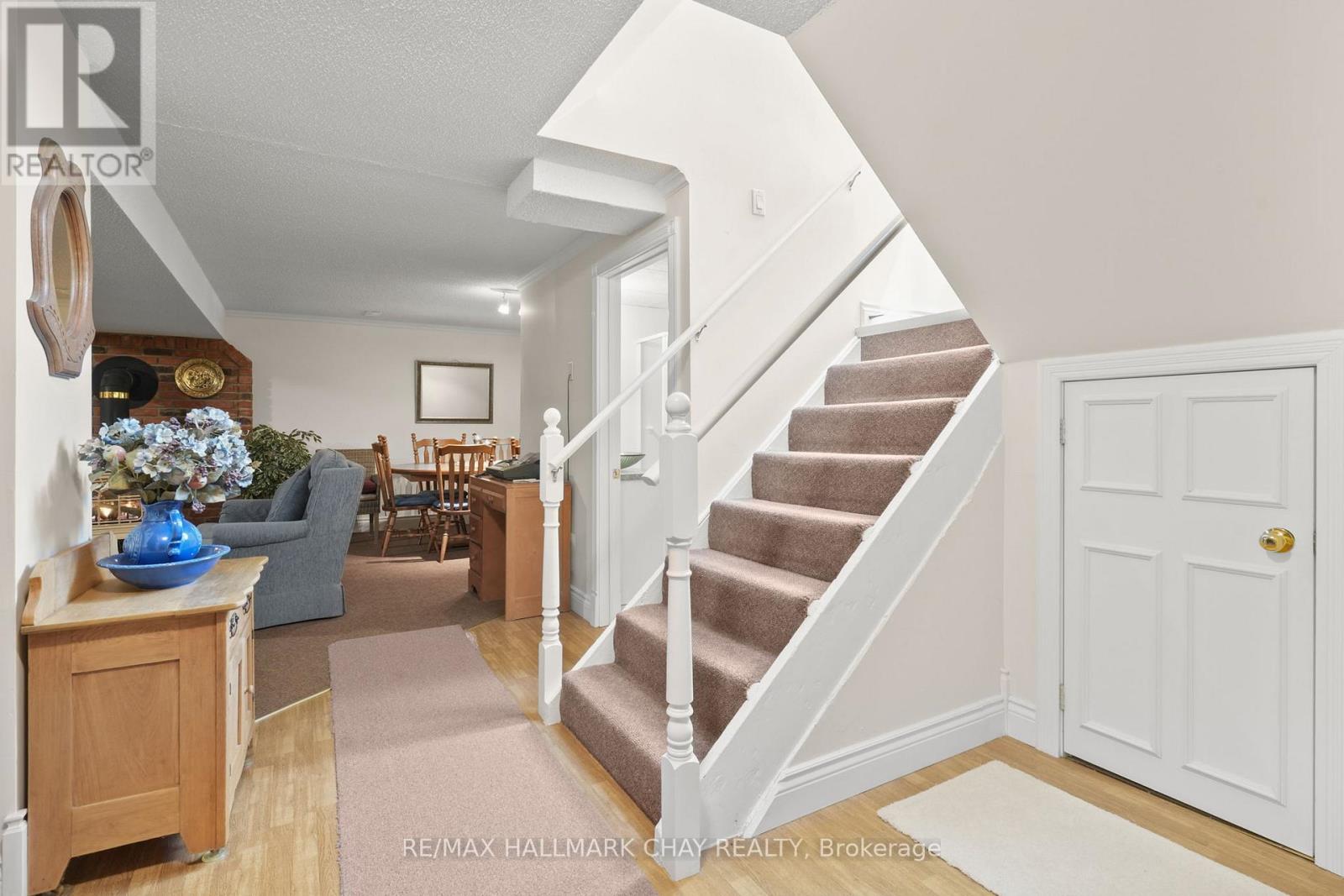 34 ELM STREET - 24