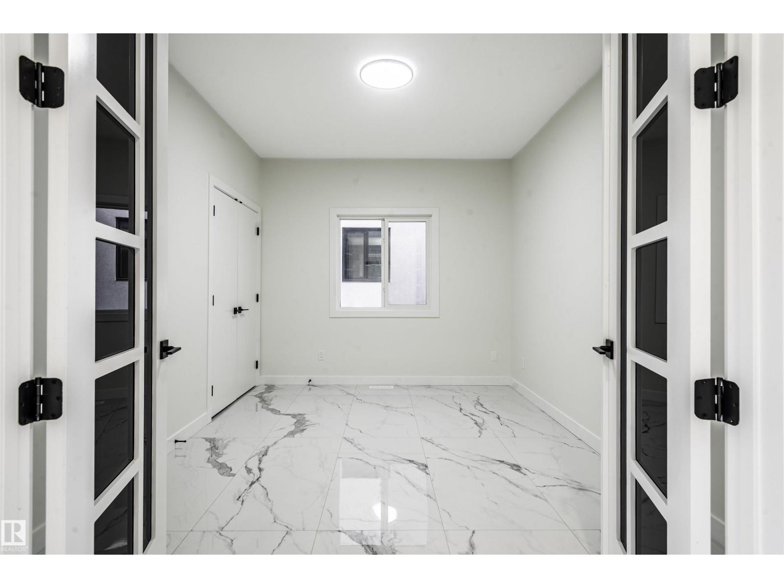 216 33 ST SW - 11