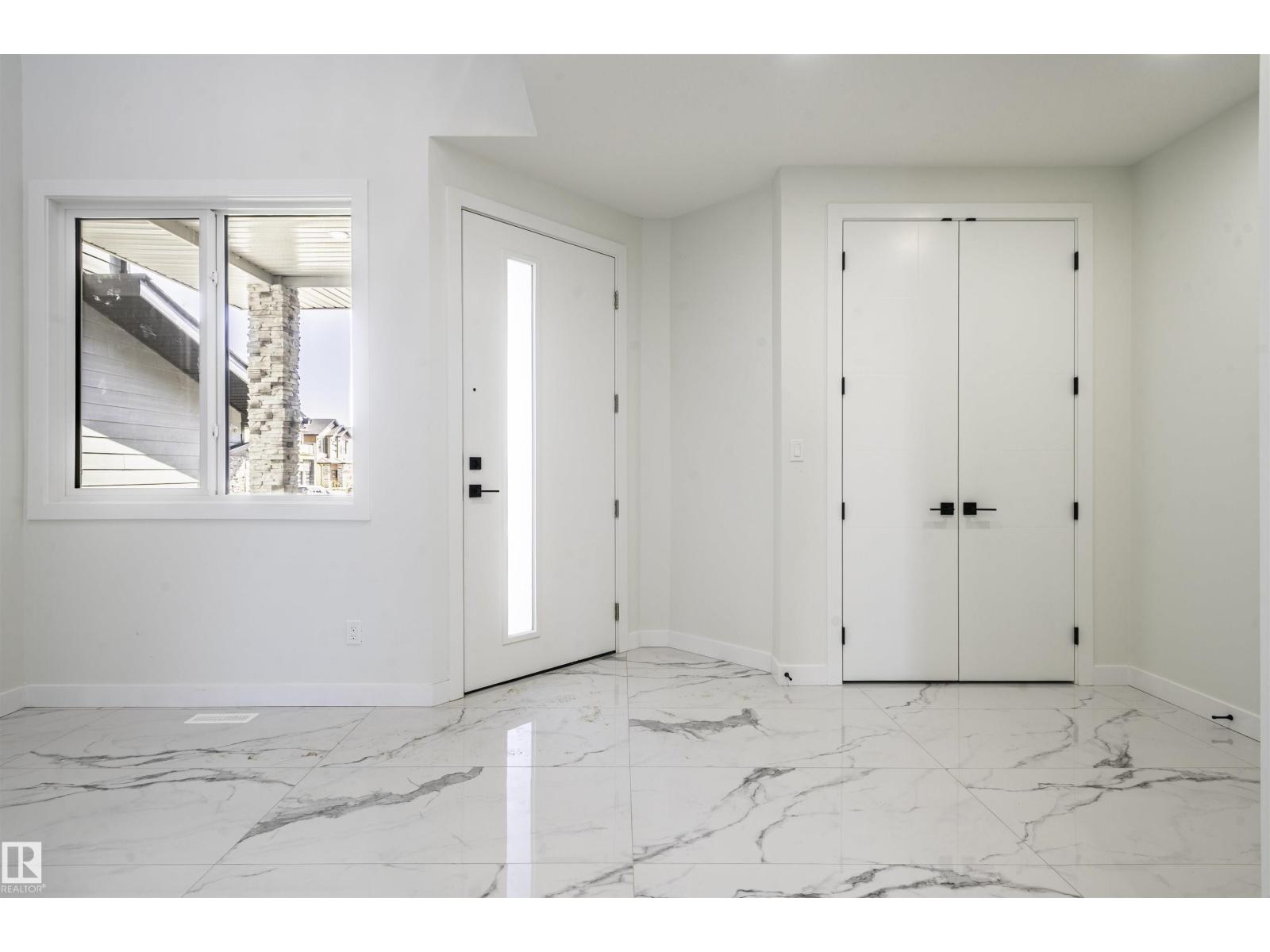 216 33 ST SW - 2