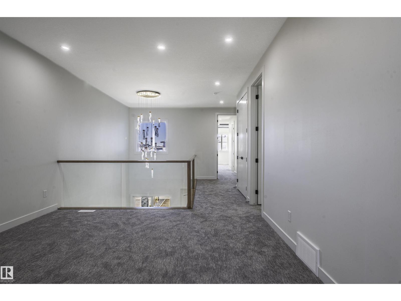 216 33 ST SW - 31