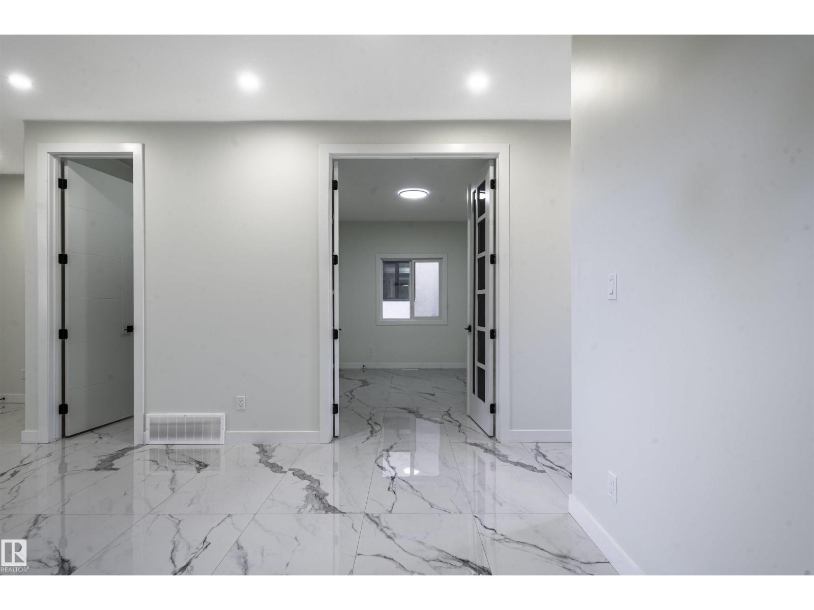 216 33 ST SW - 9