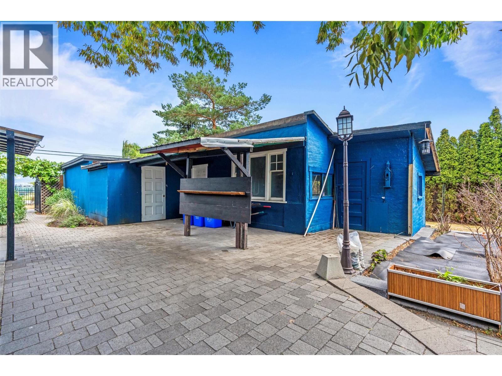 2640 Lakeshore Road - 10