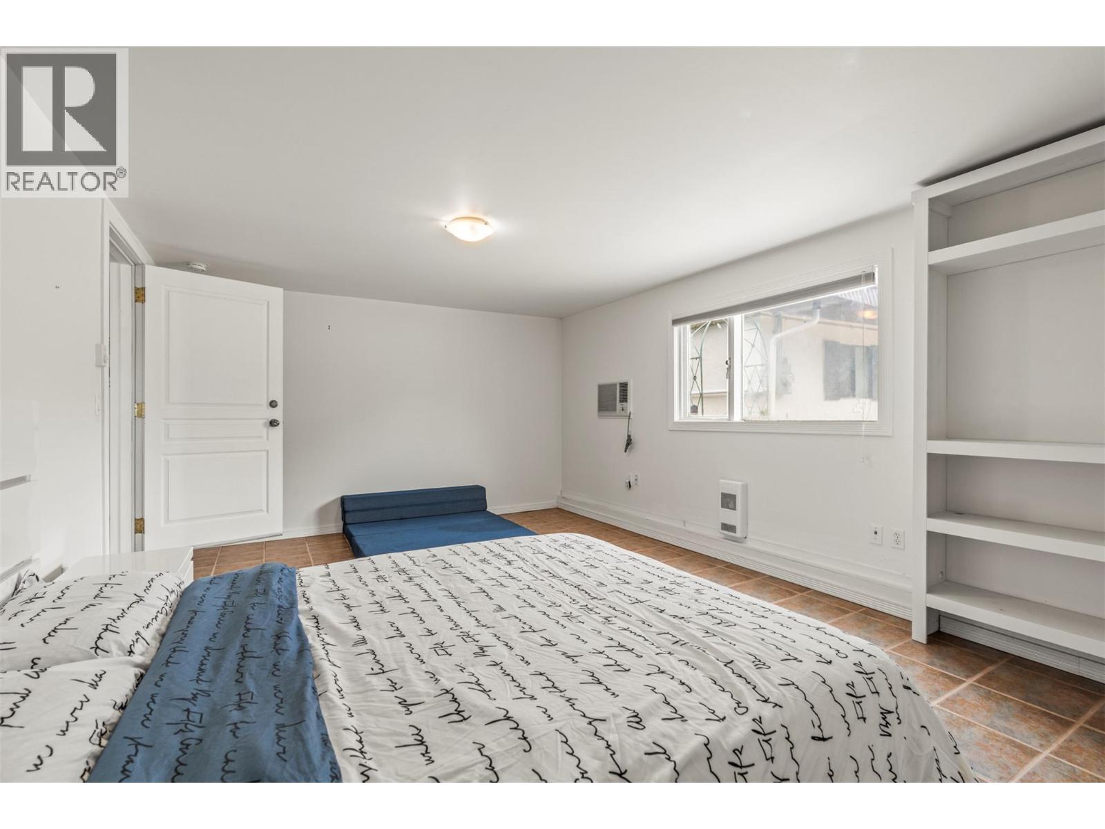 2640 Lakeshore Road - 28
