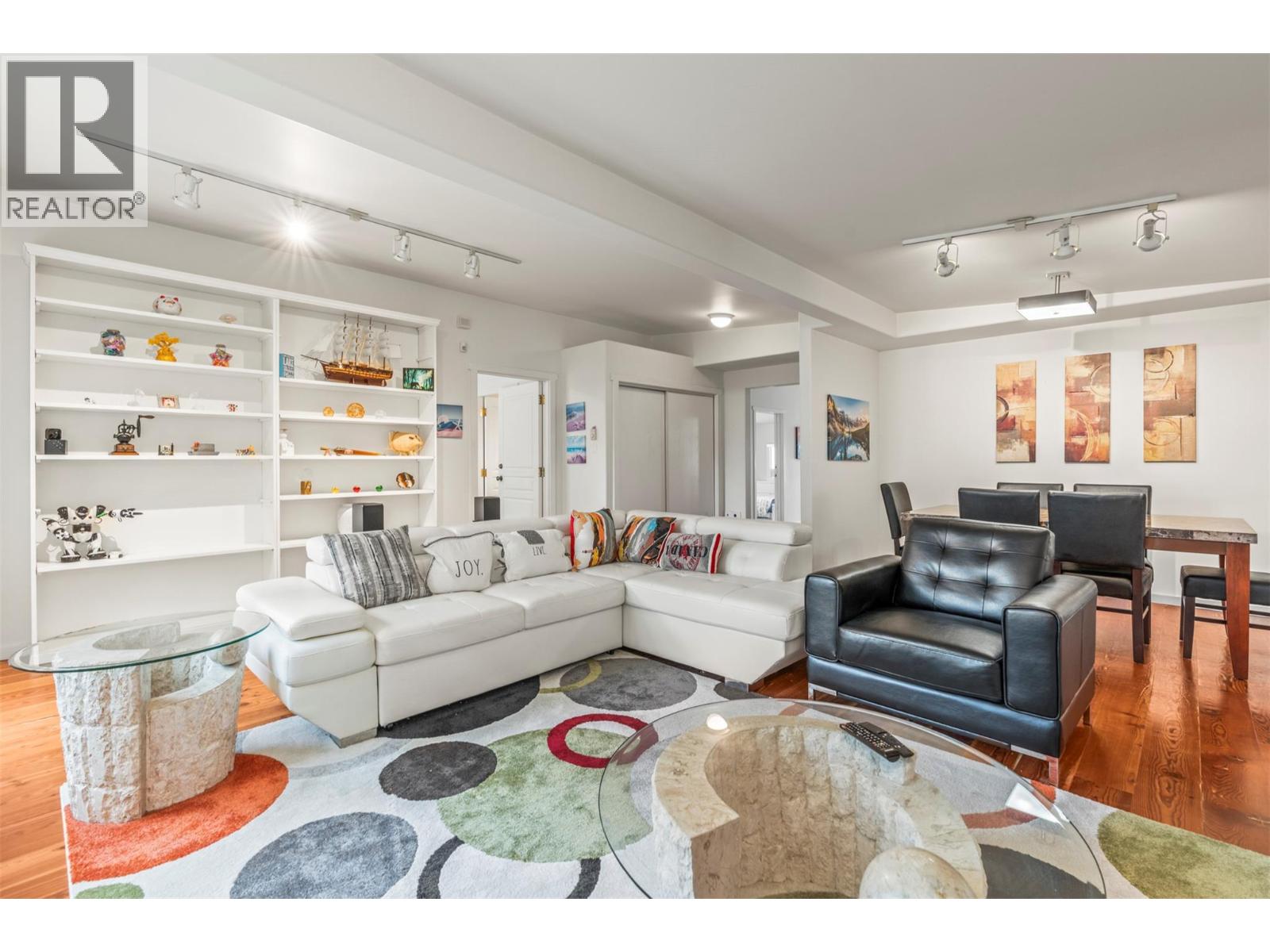 2640 Lakeshore Road - 38