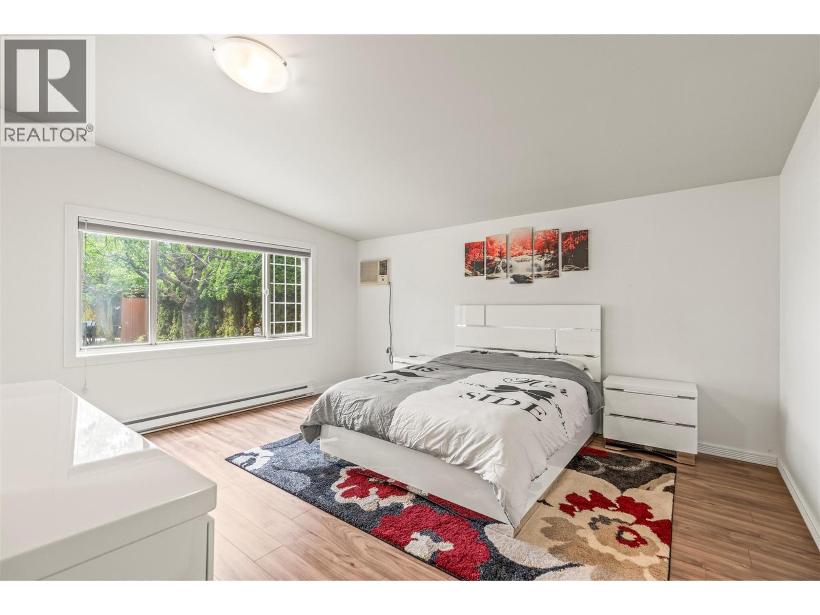 2640 Lakeshore Road - 40
