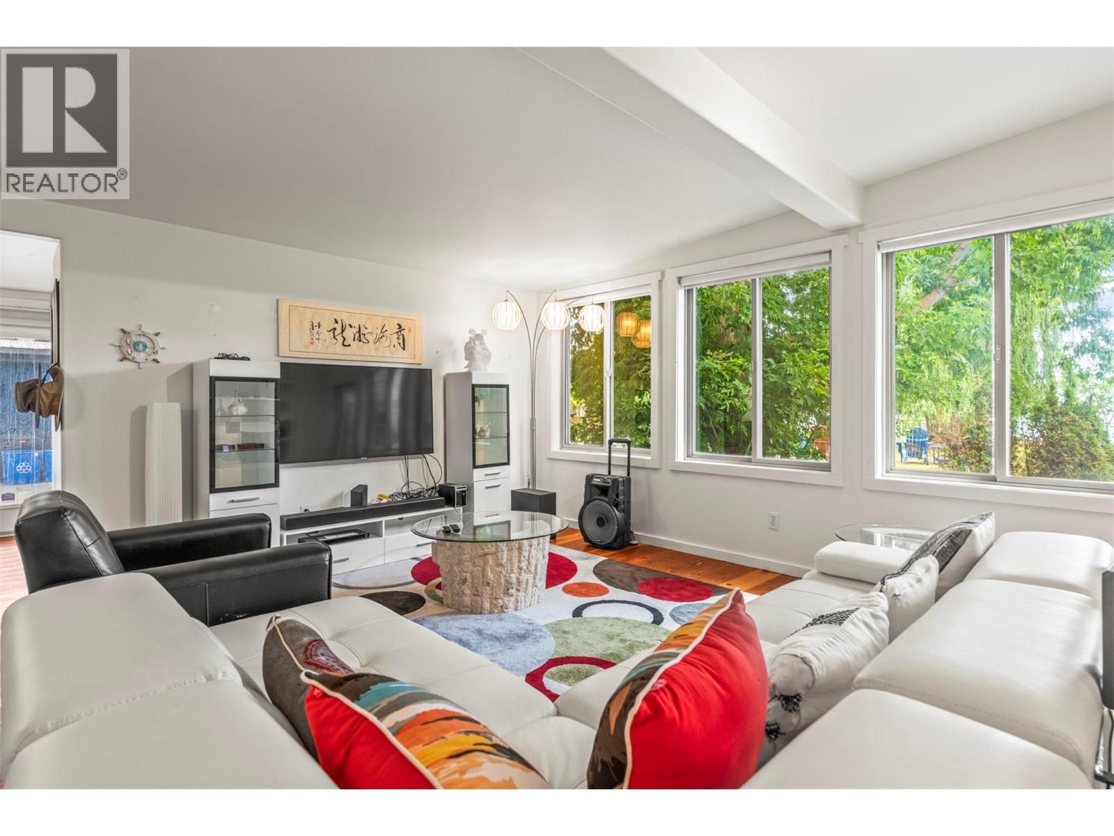 2640 Lakeshore Road - 34