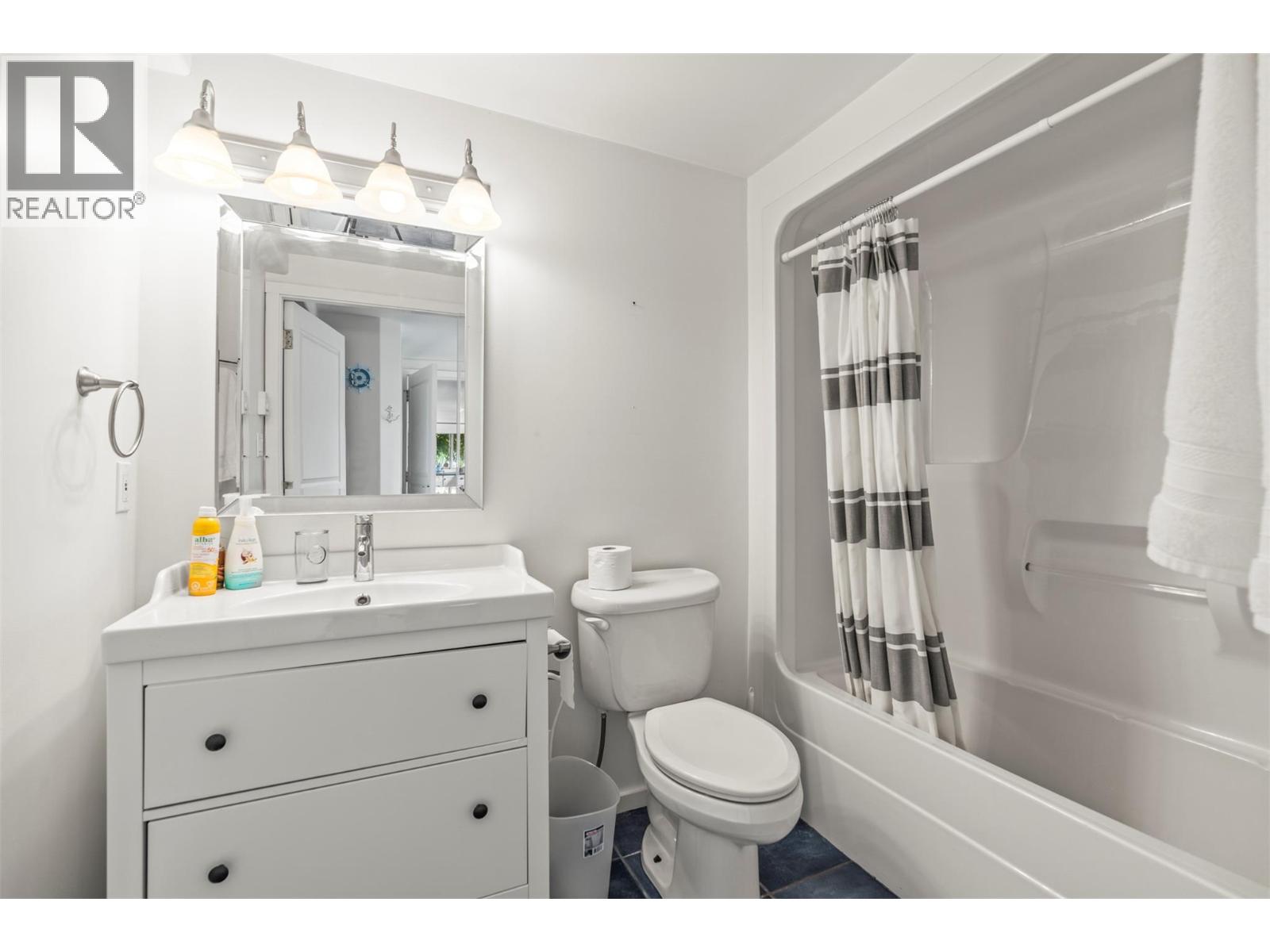 2640 Lakeshore Road - 50