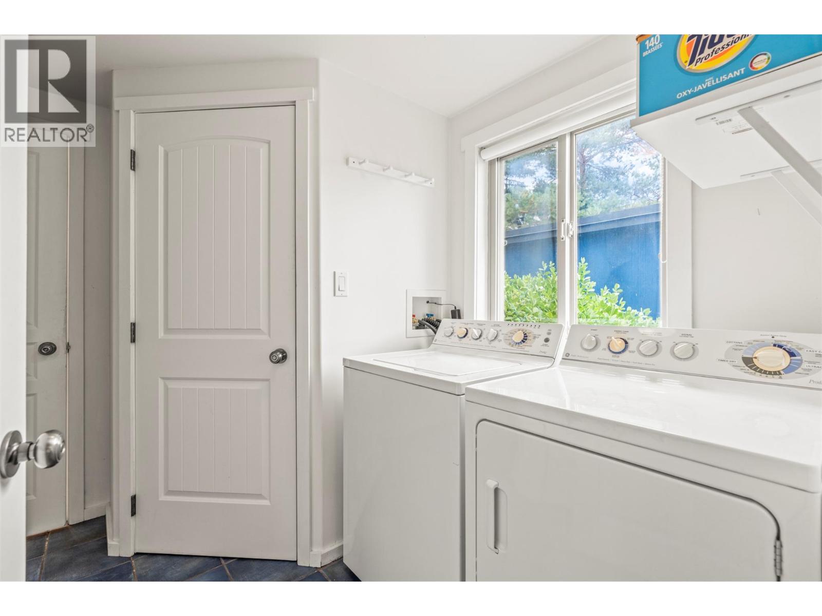 2640 Lakeshore Road - 49