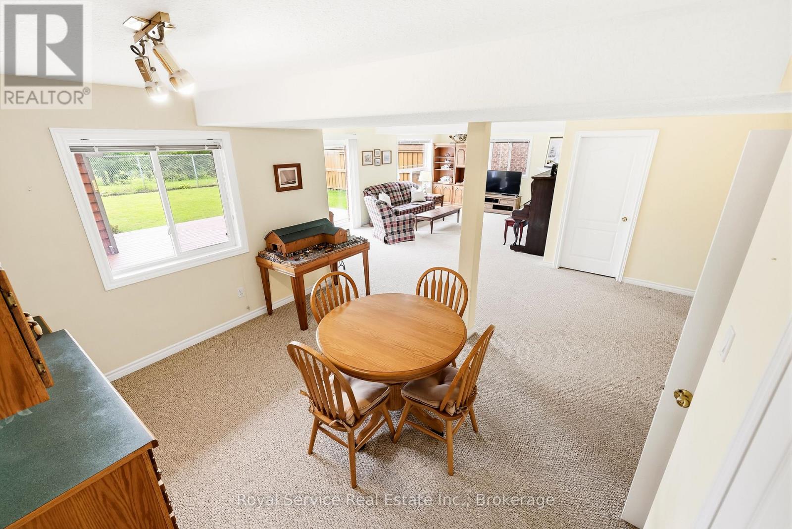 179 FENNING DRIVE - 23