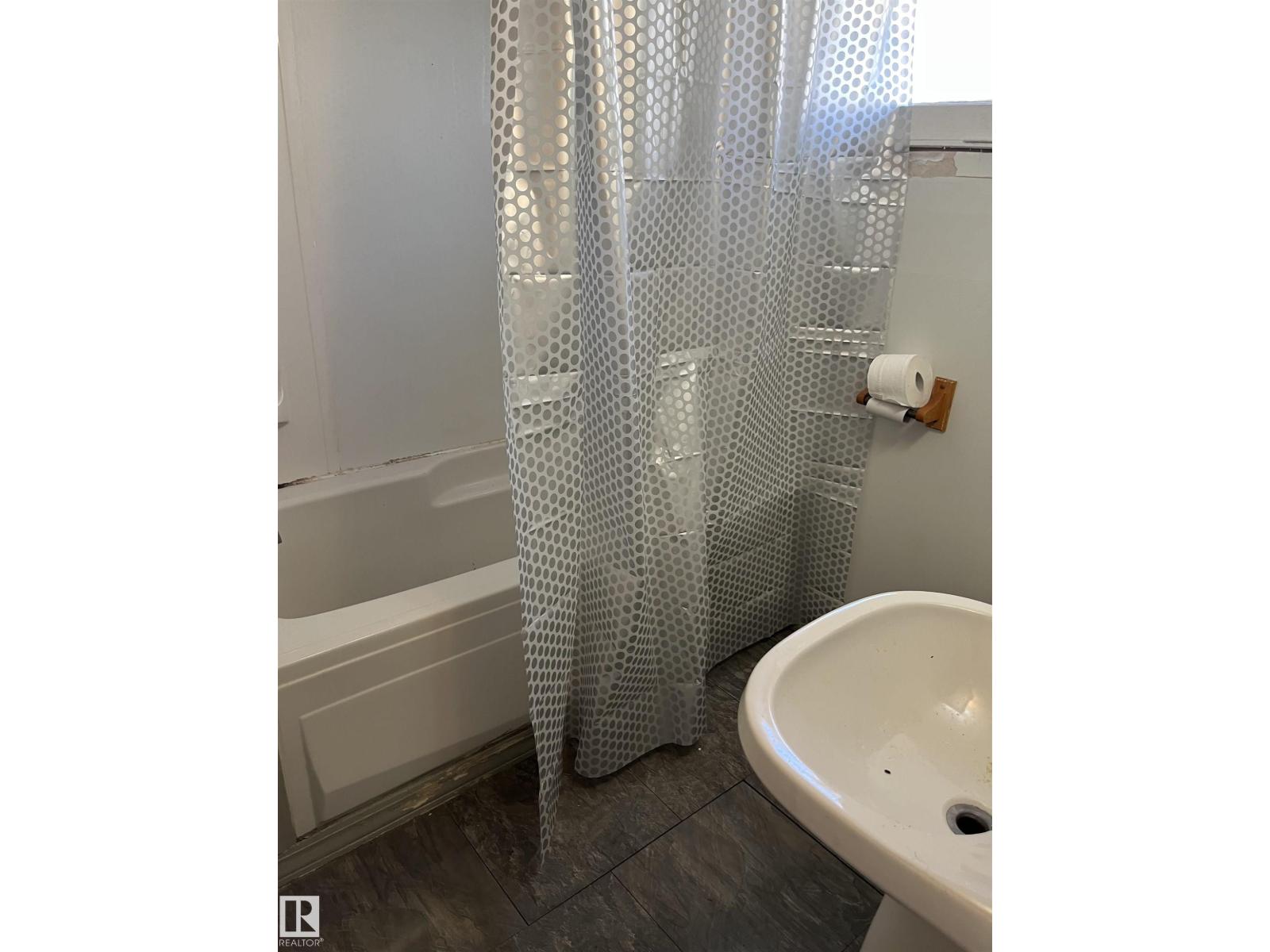 5211 49 Ave — photo 13