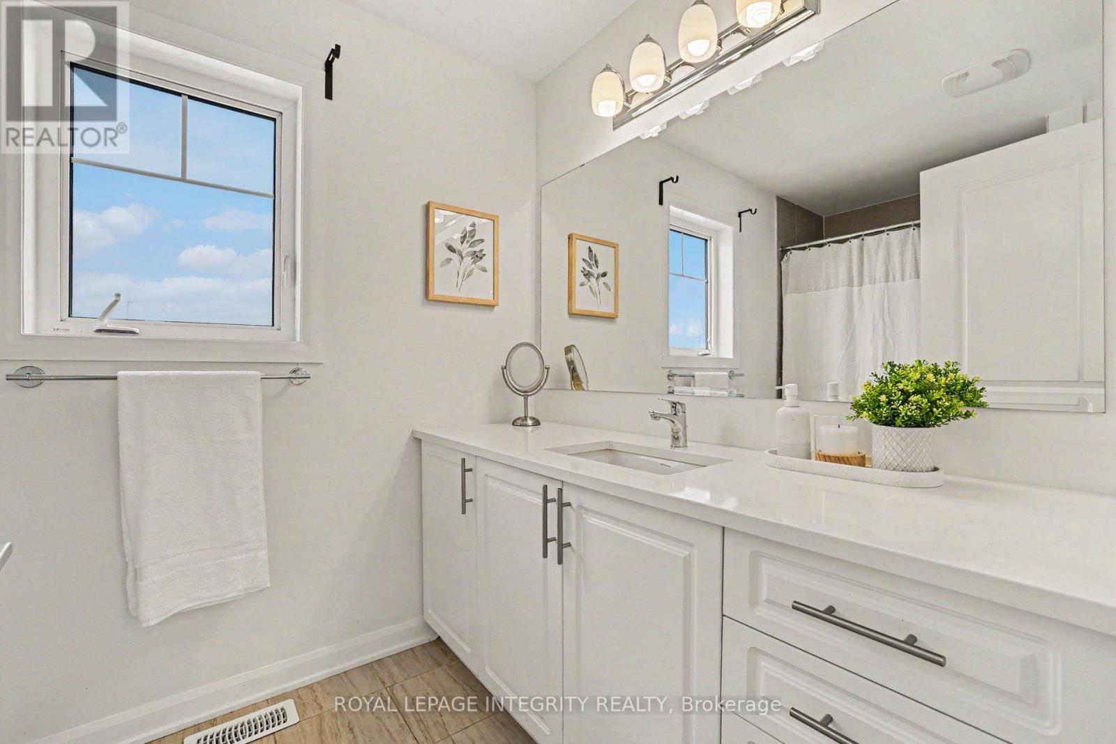 301 CLOYNE CRESCENT - 16
