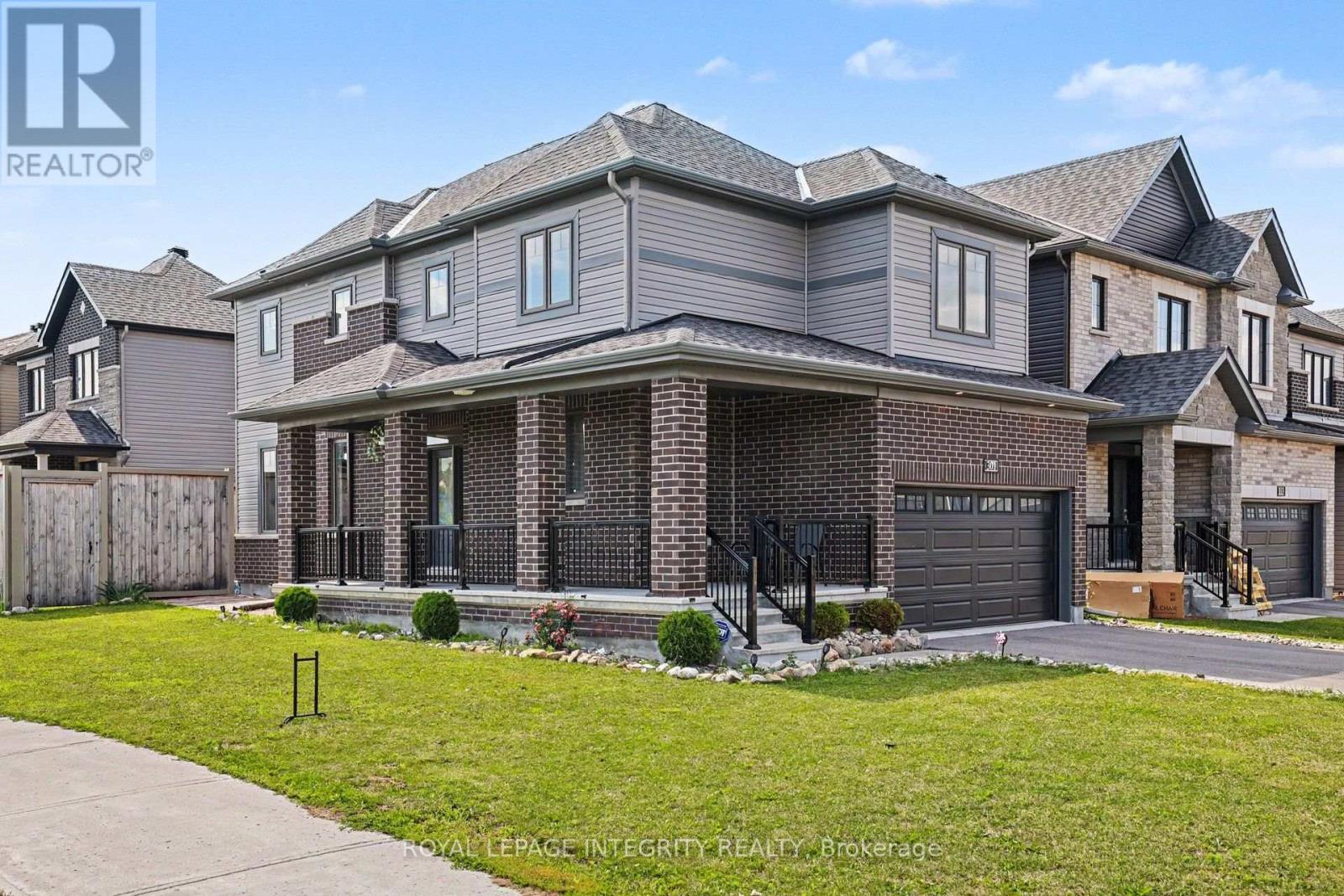 301 CLOYNE CRESCENT - 2