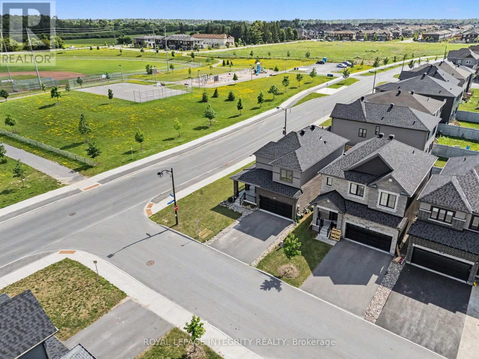 301 CLOYNE CRESCENT - 24