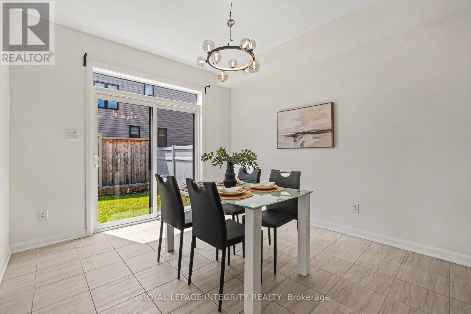 301 CLOYNE CRESCENT - 6