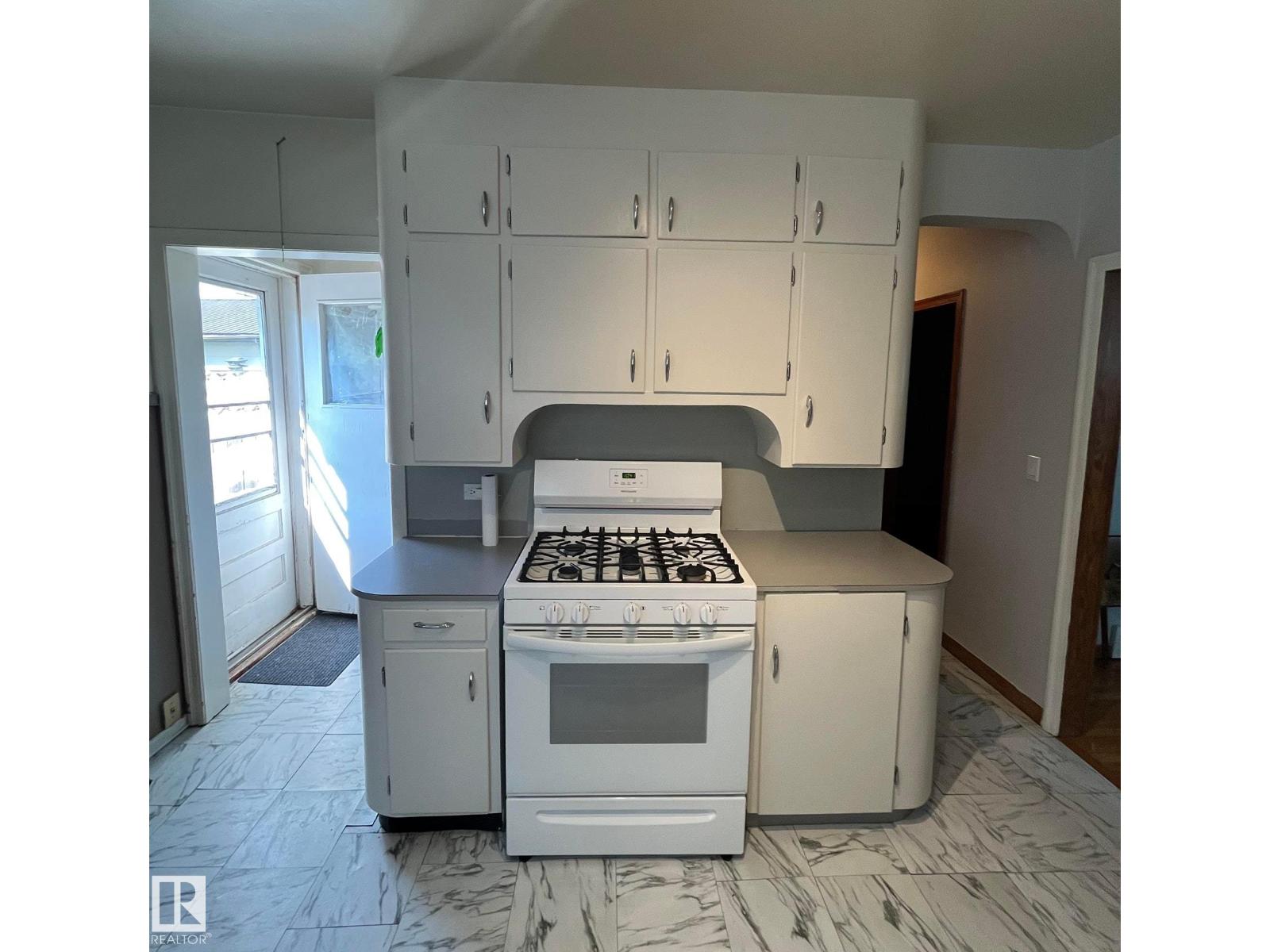 5211 49 Ave - photo 4