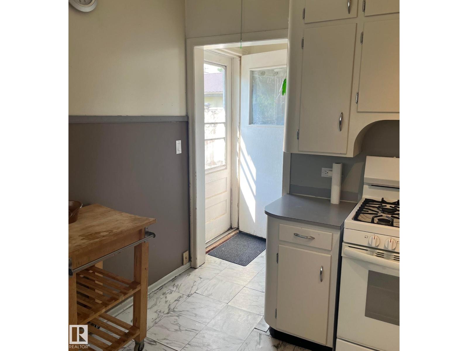 5211 49 Ave - photo 3