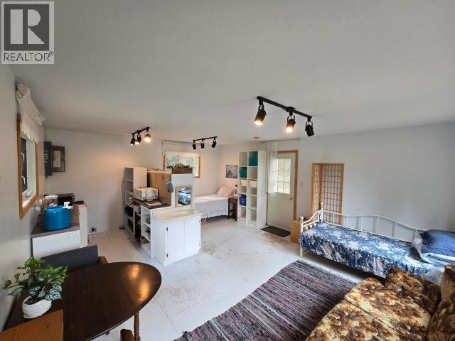 18 TAGISH ESTATES - Image 4