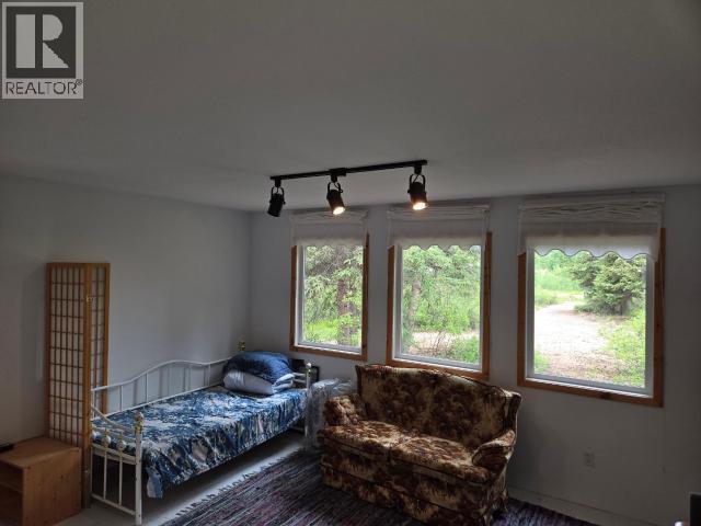 18 TAGISH ESTATES - Image 7