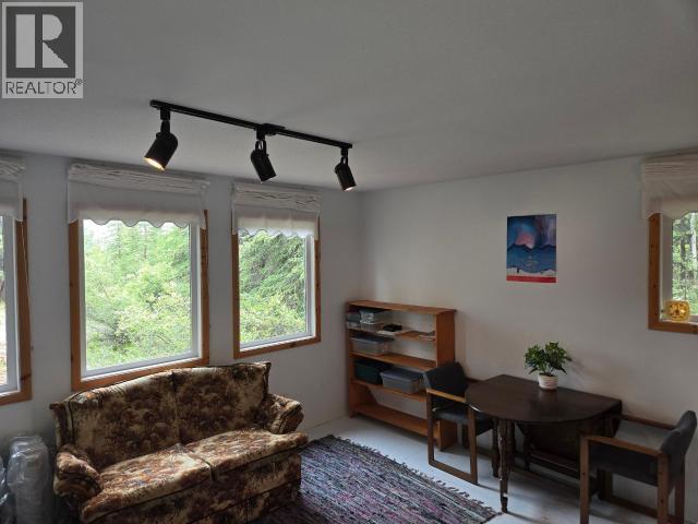 18 TAGISH ESTATES - Image 6