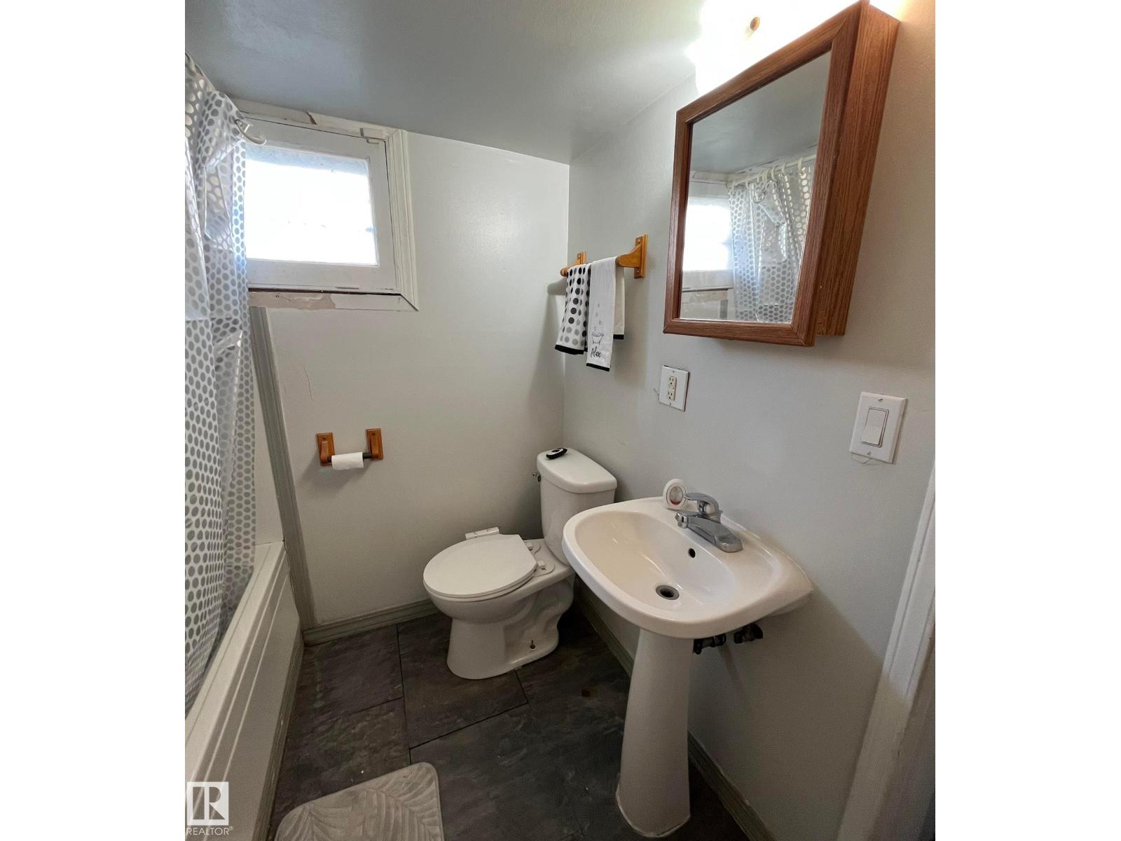 5211 49 Ave — photo 14