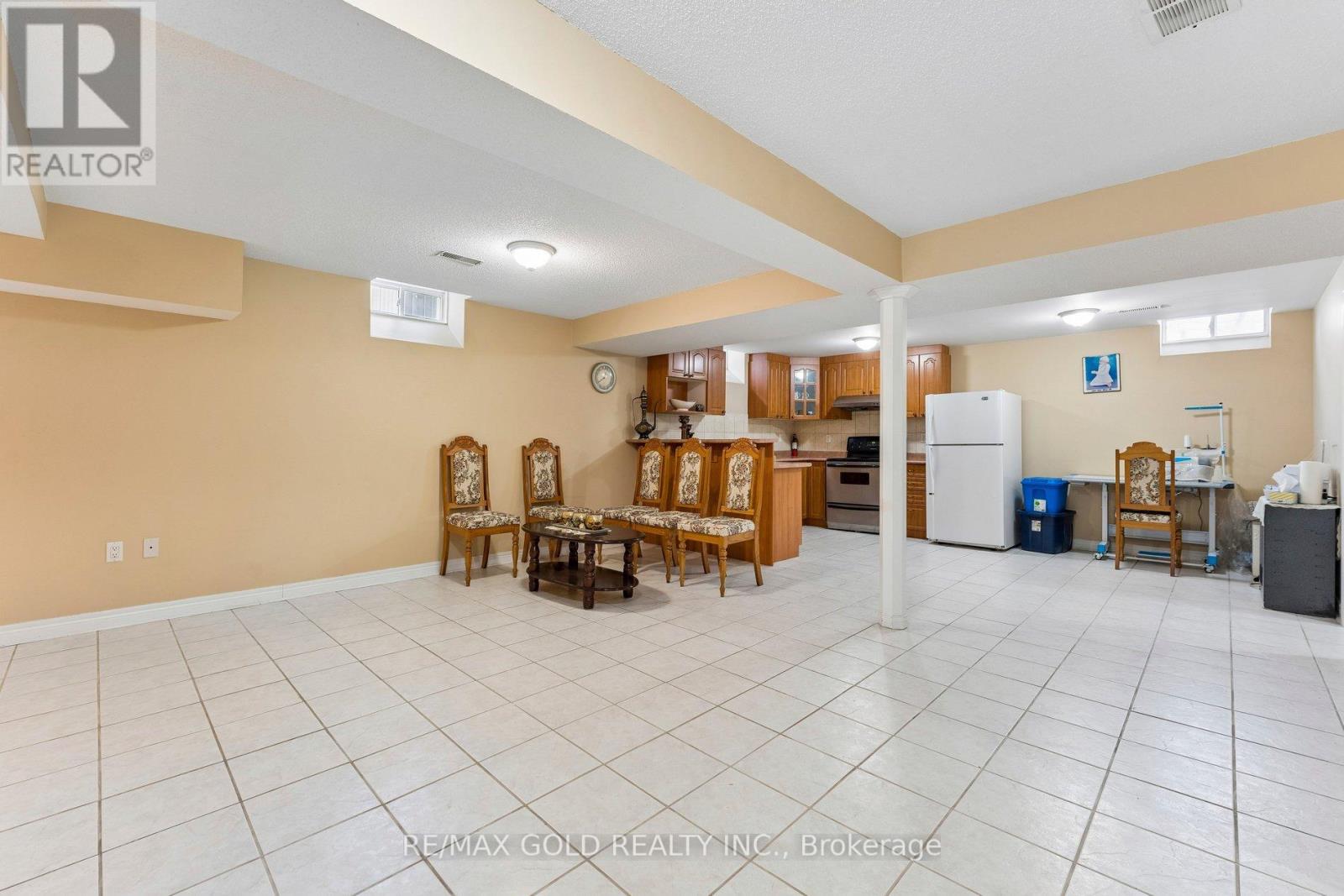 74 AVALANCHE CRESCENT - 25