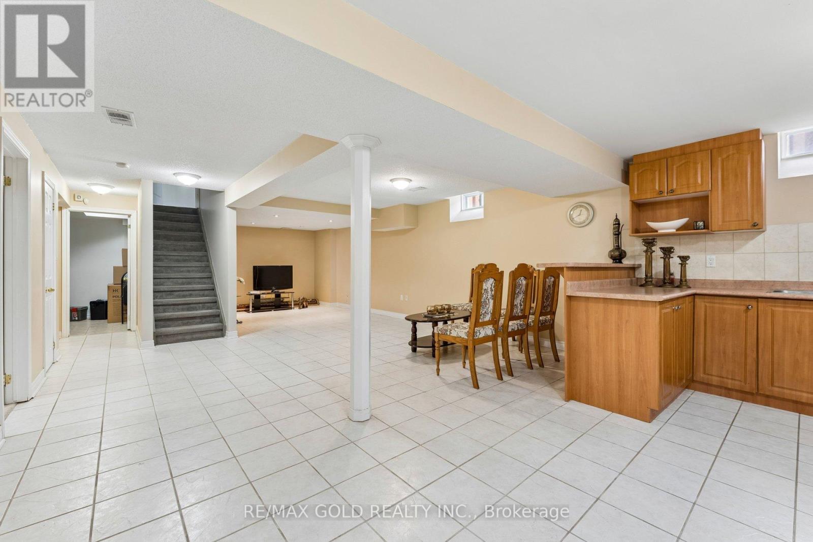 74 AVALANCHE CRESCENT - 30