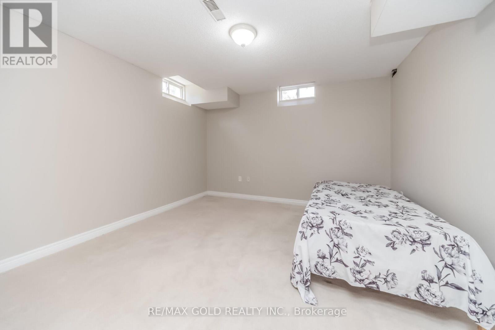 74 AVALANCHE CRESCENT - 36