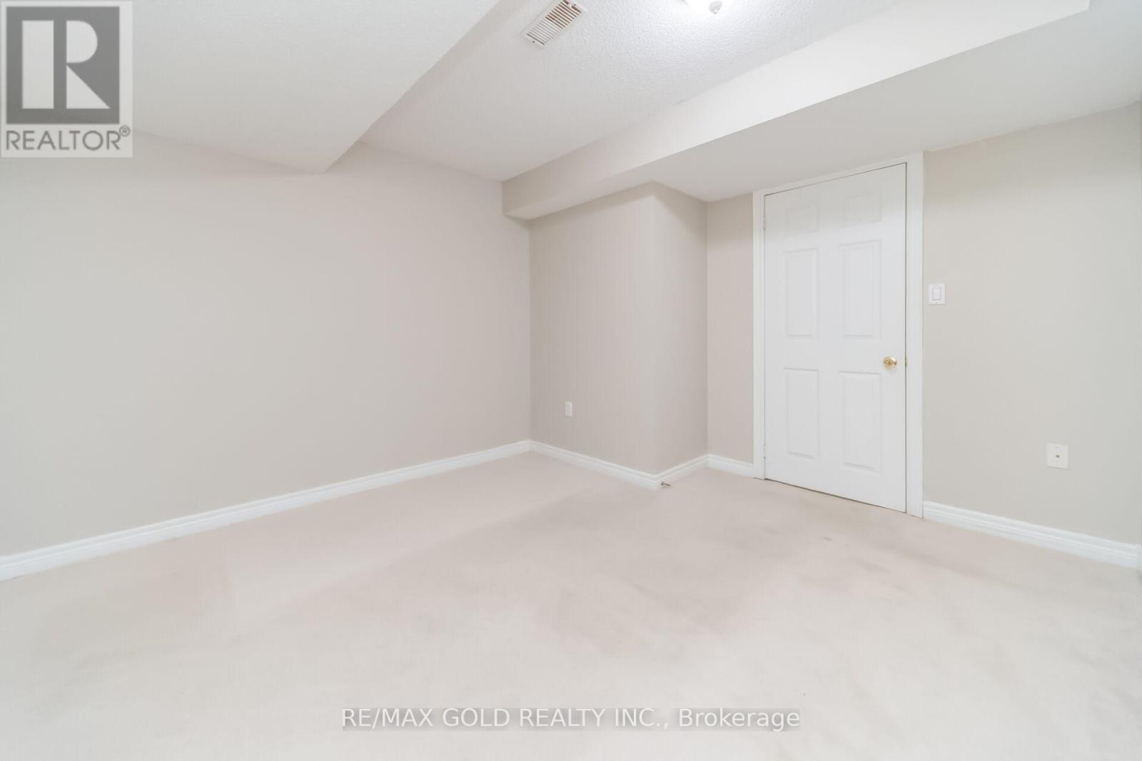 74 AVALANCHE CRESCENT - 37