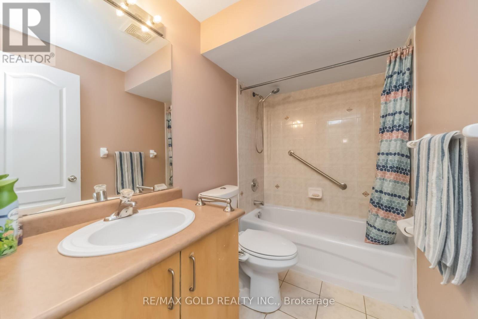 74 AVALANCHE CRESCENT - 38