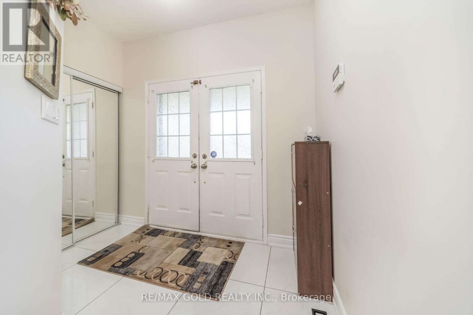 74 AVALANCHE CRESCENT - 4