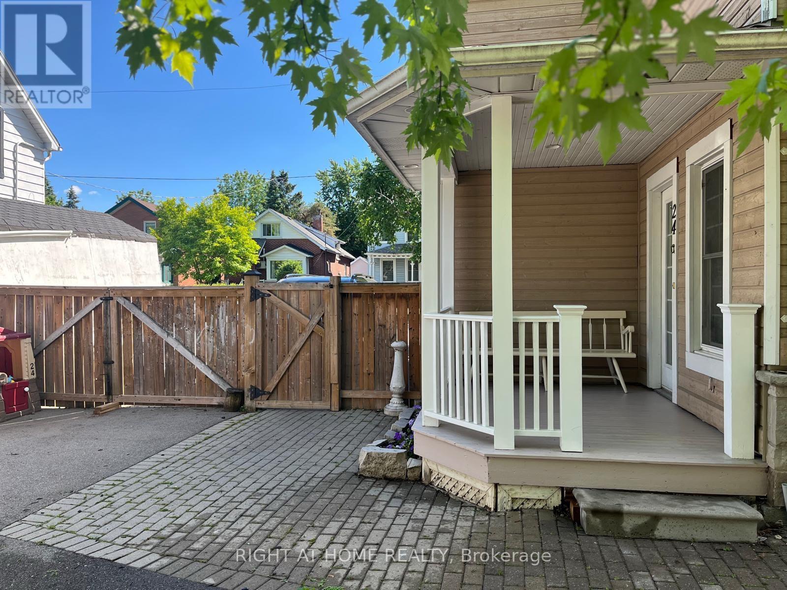 24 MILL STREET N - 33