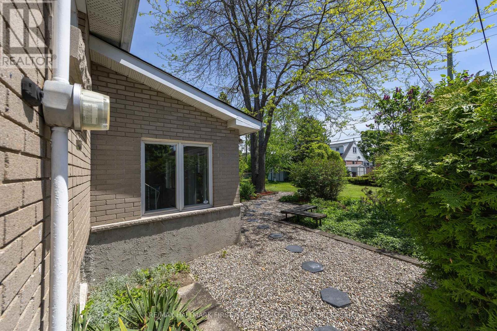 184 KIRKPATRICK STREET - 35