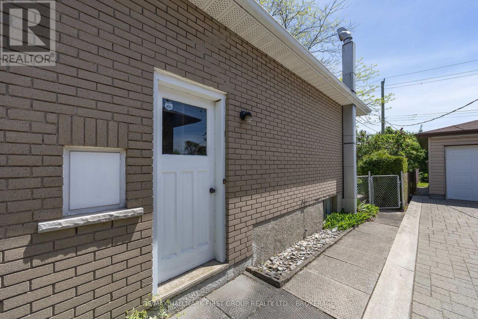 184 KIRKPATRICK STREET - 34