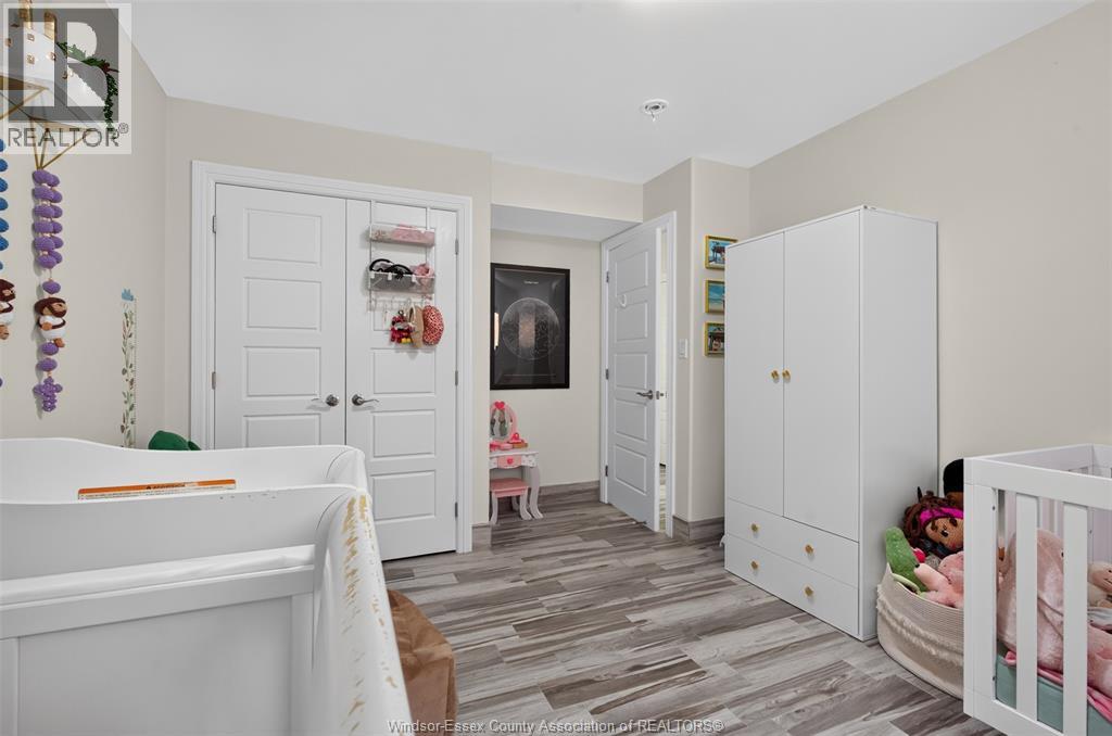 1267 EASTLAWN AVENUE - 40