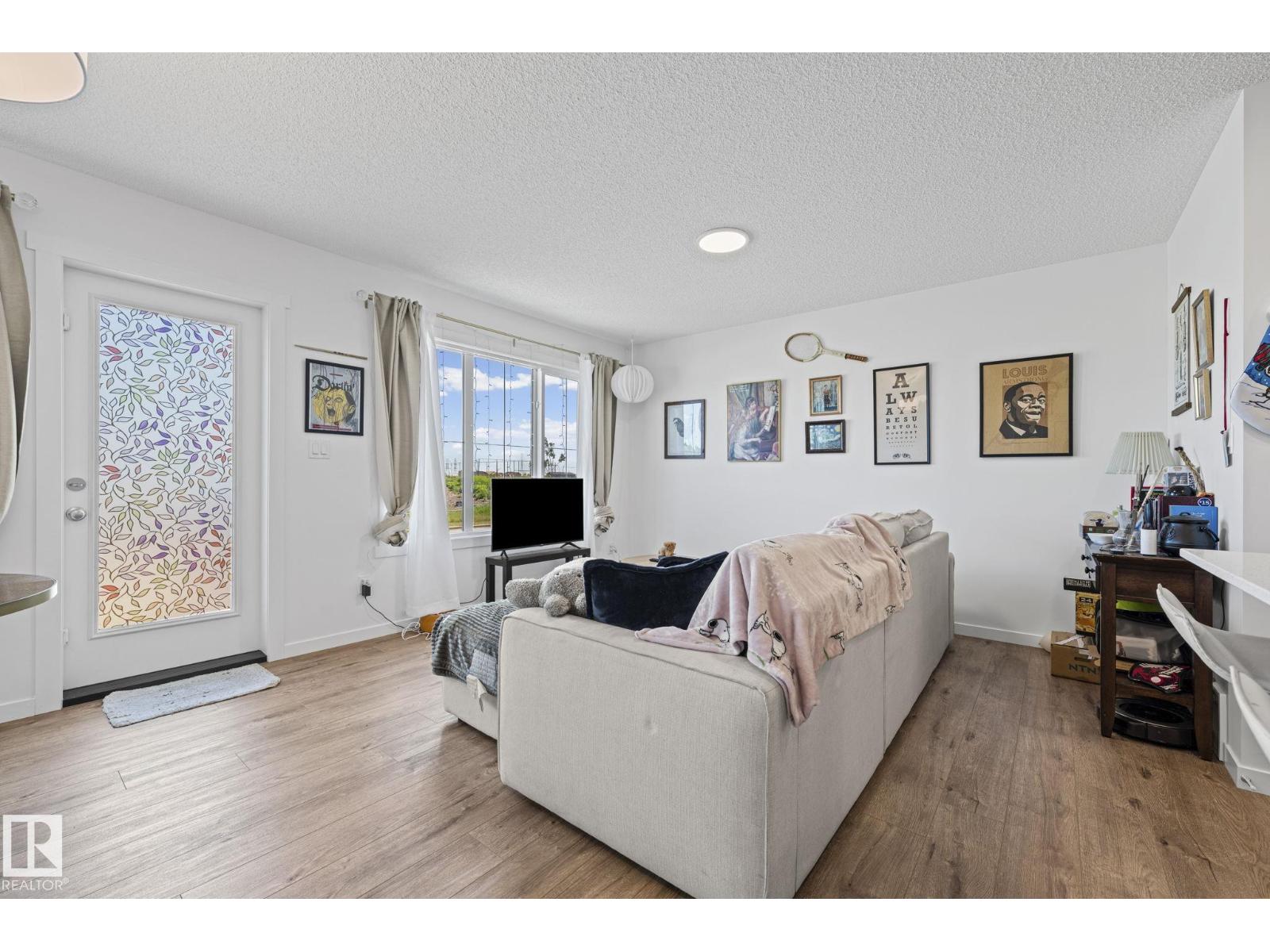 #16 19904 31 AV NW - 11