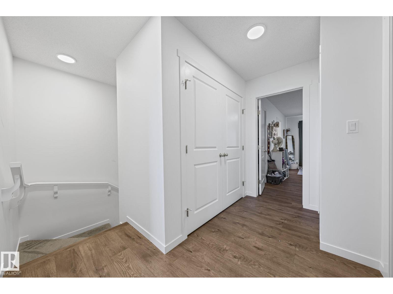 #16 19904 31 AV NW - 18