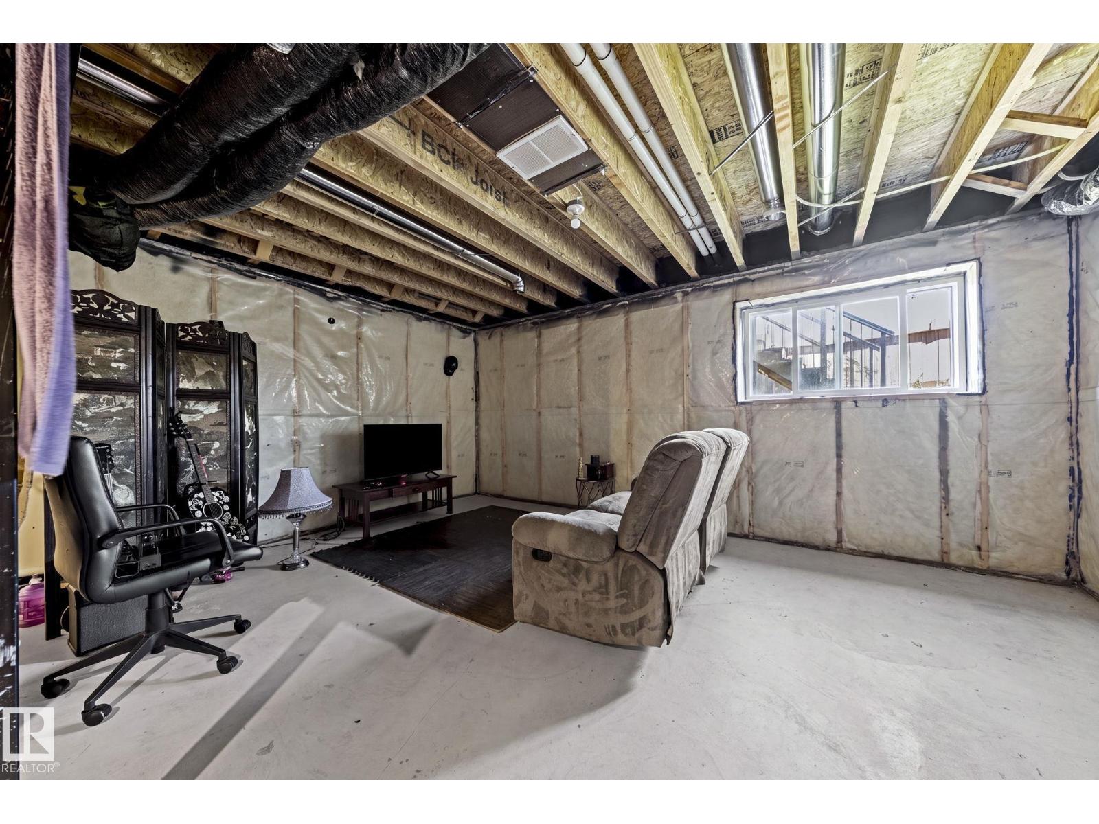 #16 19904 31 AV NW - 26