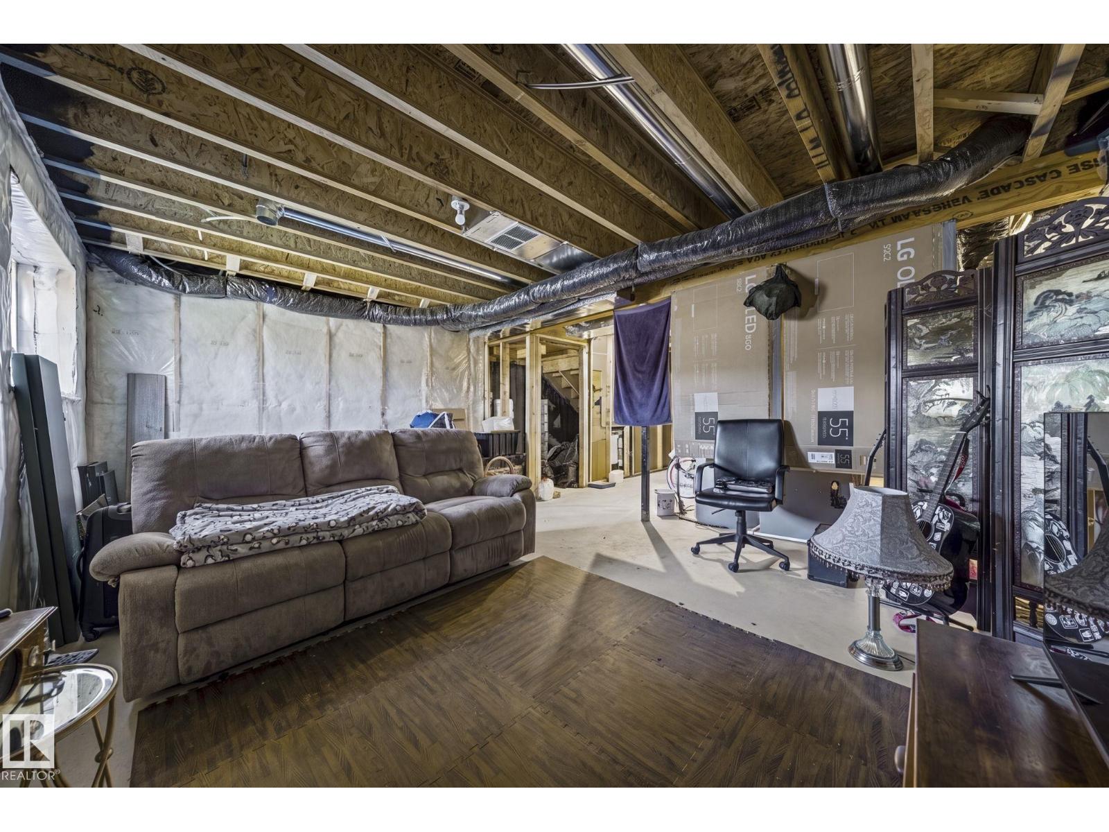 #16 19904 31 AV NW - 27
